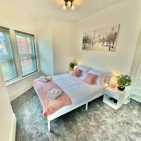 Chic Apartment In Central Bournemouth With Parking Exterior foto