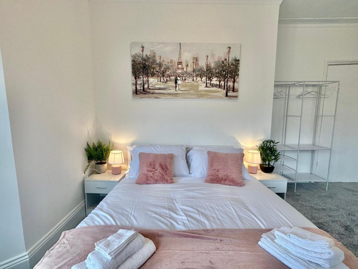 Chic Apartment In Central Bournemouth With Parking Exterior foto