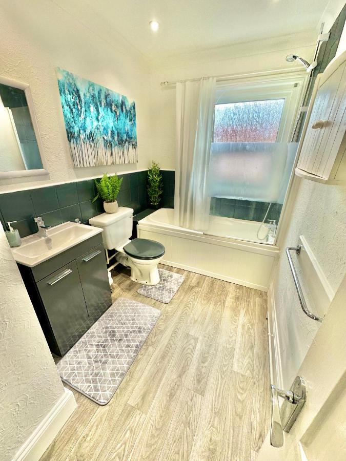 Chic Apartment In Central Bournemouth With Parking Exterior foto