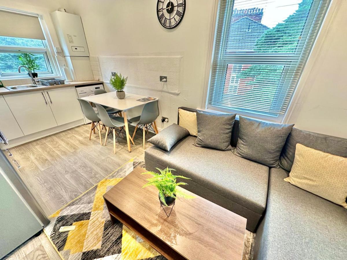 Chic Apartment In Central Bournemouth With Parking Exterior foto